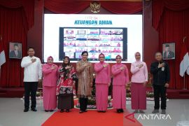 Ibu Bhayangkari Riau belajar kelola uang dari OJK