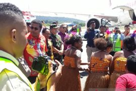 Bupati Herry: Tambahan penerbangan ke Biak dukung Sail Teluk Cenderawasih