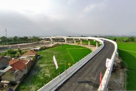 Jembatan Cibiru Baru segera dioperasikan mudahkan warga akses kereta cepat