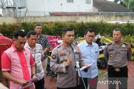 Polda Sumut gerebek  pangkalan  pengoplosan gas elpiji subsidi 3 kg