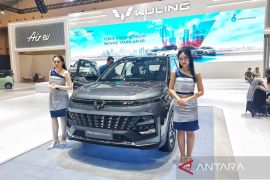 Wuling berikan penyegaran untuk New Almaz RS