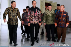Presiden dan pimpinan MPR saling goda terkait empat pasangan capres