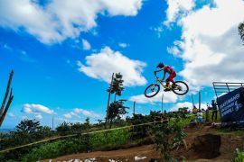 Ratusan pembalap sepeda nasional ikuti "Ijen Geopark Downhill"