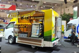 Isuzu dan Sunpride hadirkan "Fruit Truck" di GIIAS 2033