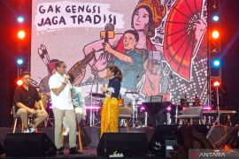 Menteri Sandiaga dorong anak muda tingkatkan kemampuan tumbuhkan industri ekraf