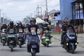 PSB ke XVIII, Gubernur kendarai Vespa ke Tanjung Palas