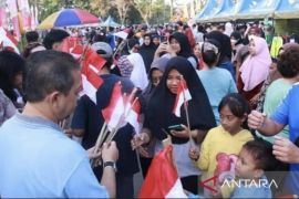 Kaltim bagikan 1.200 bendera merah putih ke masyarakat