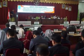 DPRD HSS paripurnakan jawaban eksekutif atas Raperda perubahan APBD 2023
