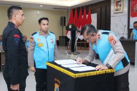 Wakapolda Maluku menandatangani Pakta Integritas seleksi PAG dan SPB