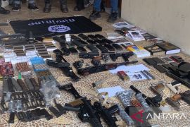 Densus 88 tangkap tersangka teroris terafiliasi ISIS di Bekasi