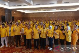 Golkar Jatim ingatkan seluruh caleg untuk cegah "kanibalisme politik"