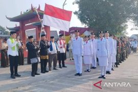 Pemkab Bekasi lepas peserta kirab kebangsaan dan pawai budaya peringati Hari Jadi ke-73