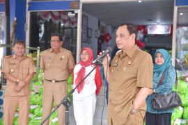 Pemprov Sulteng salurkan 607 paket pangan bergizi baduta stunting