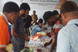 Disperindag Biak intensifkan membina pelaku UMKM anak muda OAP