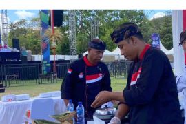 Juru masak di Bali manfaatkan arak untuk olah makanan hasil laut
