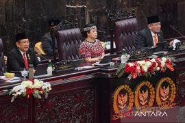 Ketua DPR pakai baju adat dayak dalam Sidang Tahunan MPR 2023