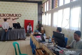 Disdukcapil Mukomuko rekam data KTP elektronik ke sekolah-sekolah