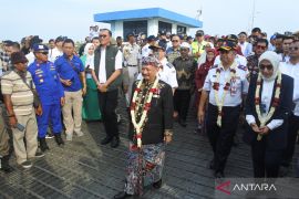 Pelayaran perdana rute Pelabuhan Jangkar - Lembar NTB