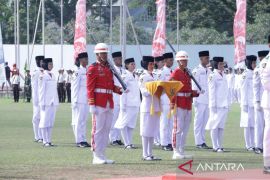 Pembawa Baki Paskibraka gugup berhadapan dengan Gubernur