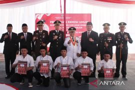 Seorang warga binaan Lapas Cianjur hirup udara bebas pada HUT ke-78 RI