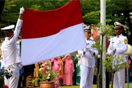 Upacara HUT RI, pegawai LLDIKTI Wilayah X gunakan beragam pakaian adat