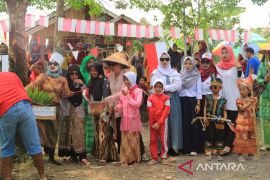 Ratusan warga Haur Batu semarakkan Hari Kemerdekaan dengan berbagai lomba