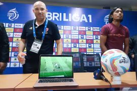 Liga 1: Pelatih PSM soroti tekel pemain Persebaya