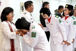 Bupati Simalungun apresiasi pasukan pengibar bendera HUT Kemerdekaan RI