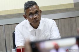 Imigrasi Mataram menahan paspor bule Inggris berbuat onar di Gili Meno