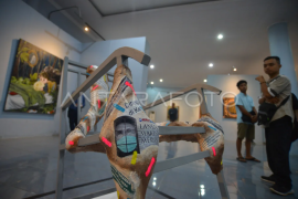 Pameran seni rupa Merdeka Page 1 Small