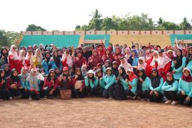 Bunda PAUD buka lomba ketangkasan dan team work pendidik HIMPAUDI