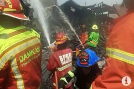 Polres  Tabalong selidiki penyebab kebakaran hanguskan belasan rumah