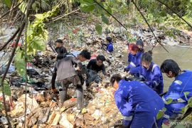 Pandawara Group-TikTok dorong pelestarian lingkungan