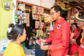PDIP Surabaya "door to door" serentak keliling kampung sosialisasikan Ganjar