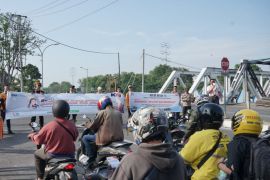 Ratusan perlintasan sebidang di wilayah Daop Semarang belum dijaga