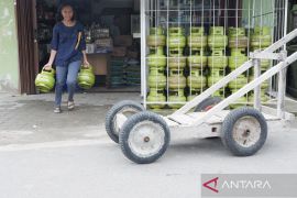 Pemkot Tanjungpinang klaim LPG 3 kg tak langka berkat kartu puan molek