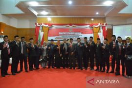 Ketua DPRD Sidrap melantik PAW Rahmatiah Benteng dari PKS