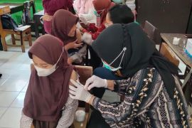 Sebanyak 659 siswi di Mataram sudah divaksin HPV
