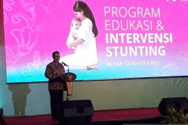 Hasto Wardoyo: BKKBN libatkan bidan tekan stunting