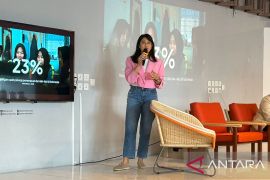 Cerita Dian Sastrowardoyo dirikan yayasan