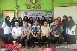 Tim dosen Uniska turun untuk bantu tingkatkan literasi numerasi di SDN Tabing Rimbah 1
