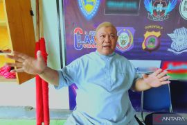 Wakil Ketua DPRD Provinsi Gorontalo diserang dengan parang dan panah