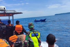 Basarnas Ternate cari dua korban longboat tenggelam di perairan Halbar