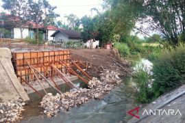 Pemkab Agam alokasikan Rp6,5 miliar bangun 10 jembatan permudah akses warga