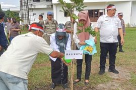 Polres Pematang Siantar tanam 1.600 pohon untuk penghijauan