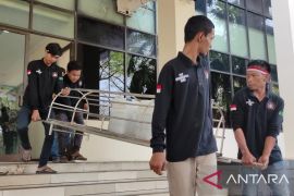 Aktivis lingkungan usung keranda ke Kantor DLH Bekasi protes soal pencemaran lingkungan