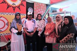 Puluhan siswa SMK di Ambon pamerkan hasil karya kerajinan wujud kreativitas