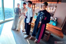 Surabaya Fashion Parade 2023 undang desainer luar negeri