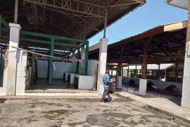 Pemkot Mataram merenovasi RPH Majeluk rusak akibat puting beliung