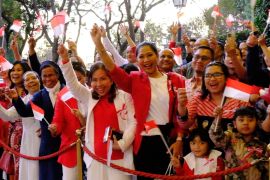 Kemarin, Jokowi kunjungi Johannesburg hingga respons pembubaran KPK